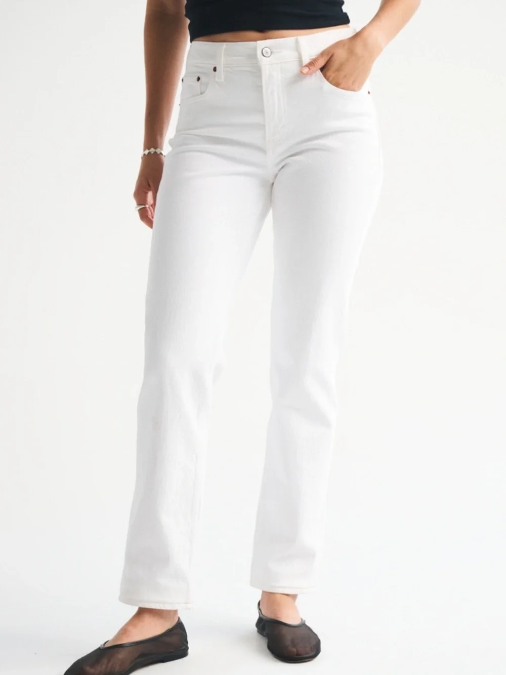 Abercrombie & Fitch Curve Love Mid Rise 90s Straight Jean in White